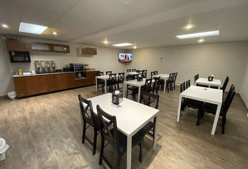 فندق على الطريق Dauphin Inn Express