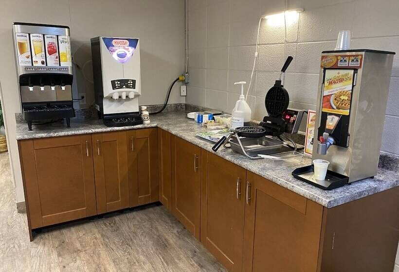 فندق على الطريق Dauphin Inn Express