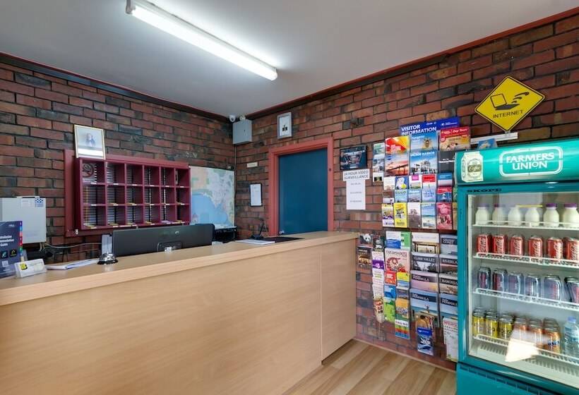 مُتل Enfield Motor Inn