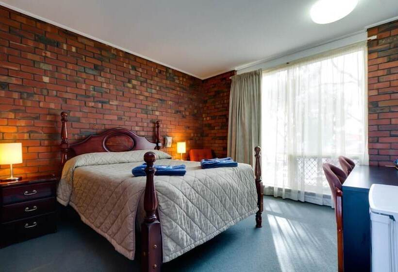 مُتل Enfield Motor Inn