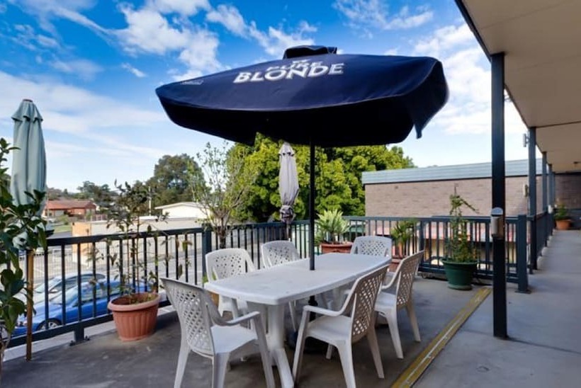 مُتل Enfield Motor Inn