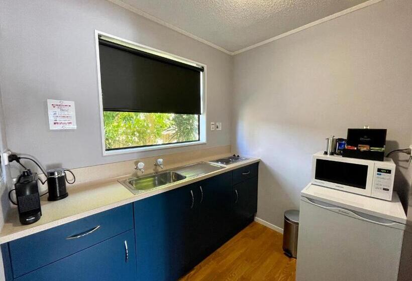 مُتل Hacienda Motor Lodge