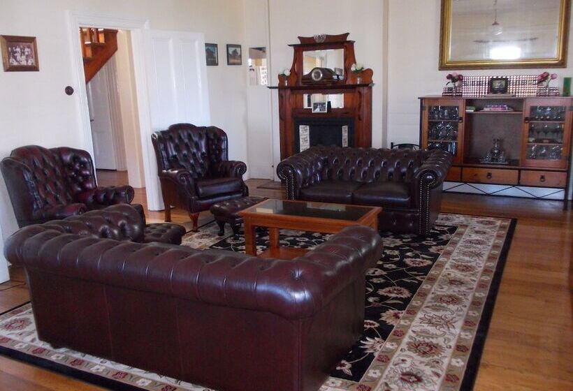 پانسیون Riversleigh House