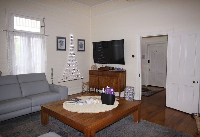 پانسیون Riversleigh House