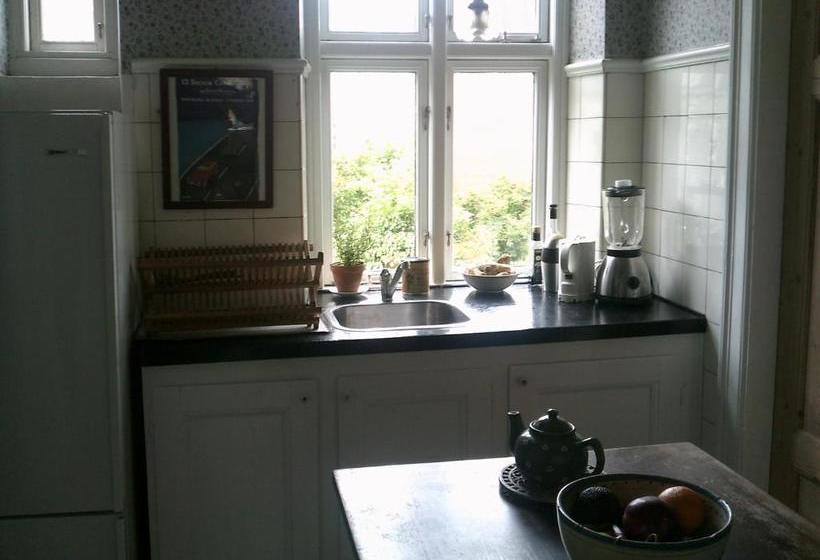 بنسيون The Little Guesthouse