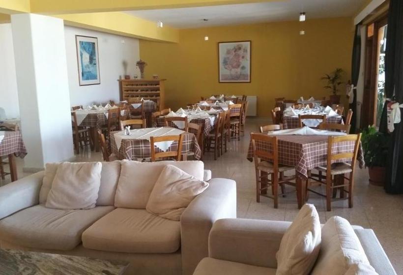 Pissouriana Hotel Apartments