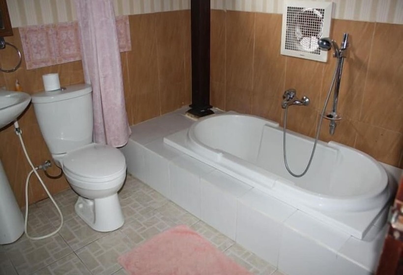 אתר נופש Batur Lakeside Huts