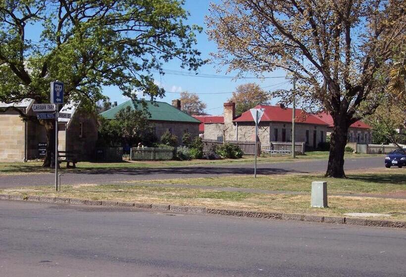 فندق Riverview At Ross