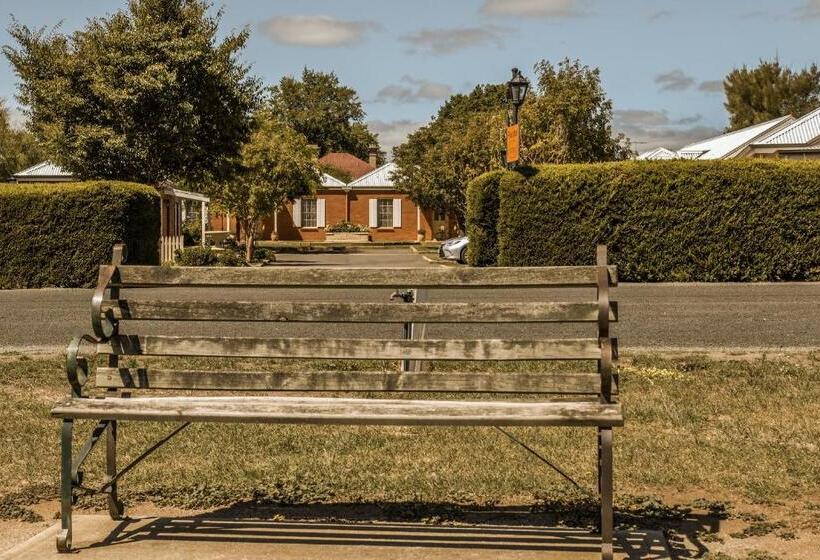 فندق Riverview At Ross