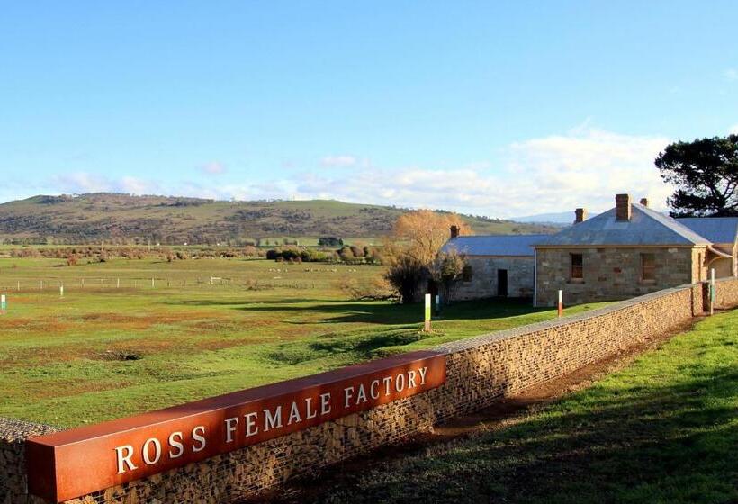 فندق Riverview At Ross