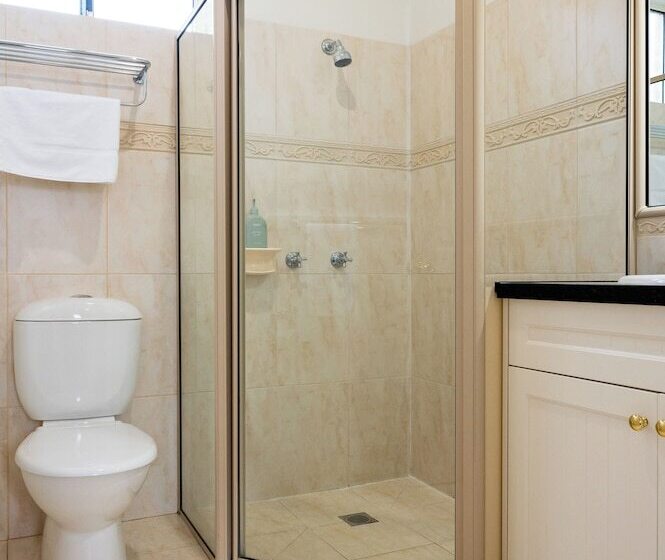 فندق Riverview At Ross