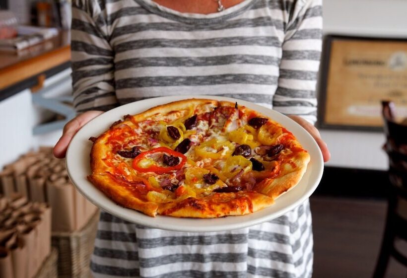 Salt Shaker Deli & Inn