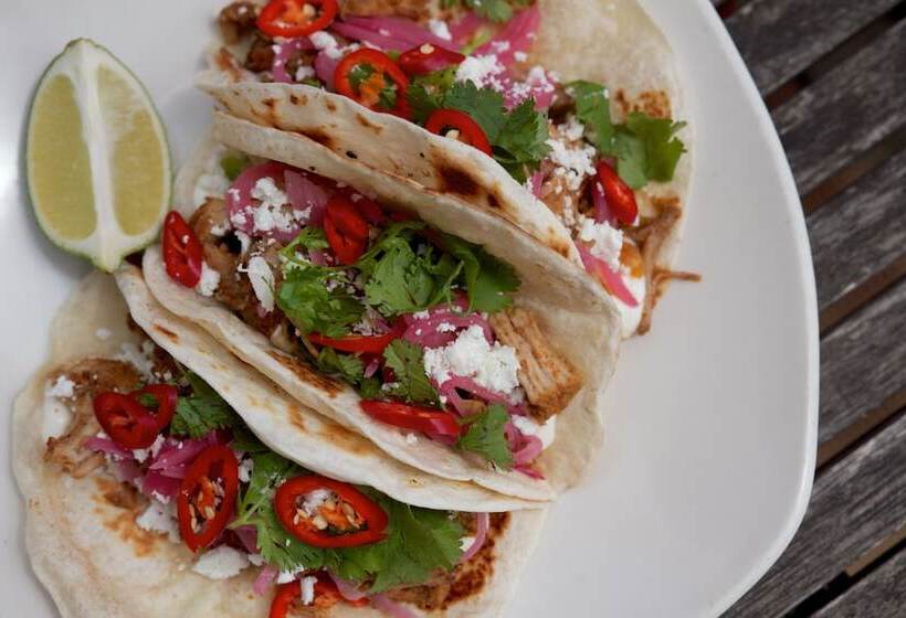 Salt Shaker Deli & Inn