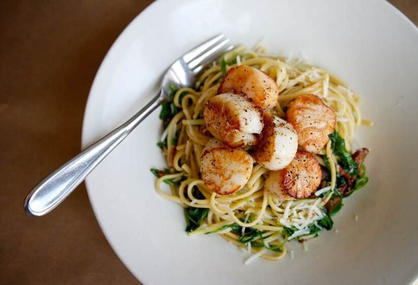 Salt Shaker Deli & Inn