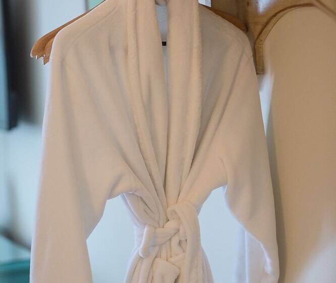 Salt Shaker Deli & Inn