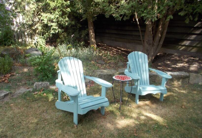 Seaway Manor B&b