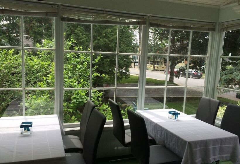 Seaway Manor B&b