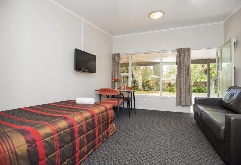 Travellers Inn Motel