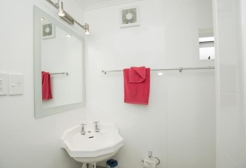 Travellers Inn Motel