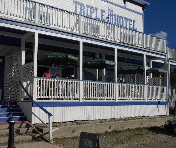 Triple J Hotel & Cabins