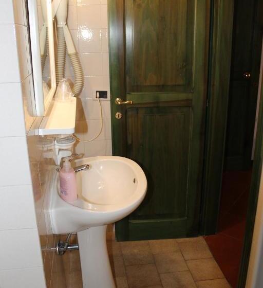 A La Casa Dei Potenti