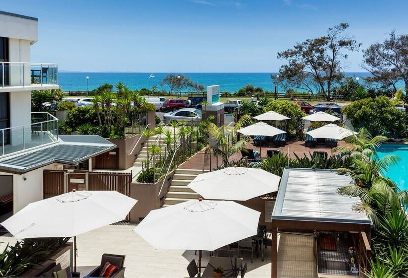 Bayview Beachfront Apartments, In Town Right On The Beach