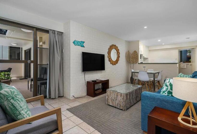 Bayview Beachfront Apartments, In Town Right On The Beach