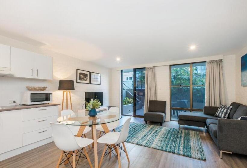 Bayview Beachfront Apartments, In Town Right On The Beach