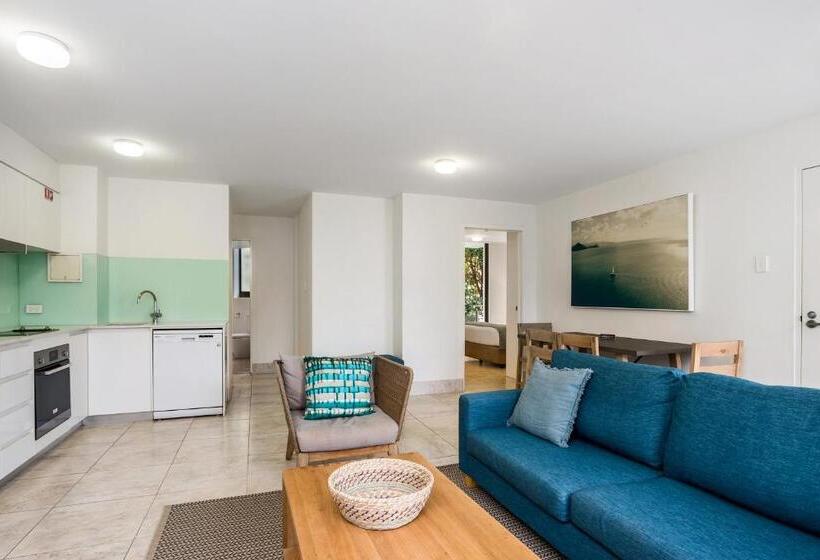 Bayview Beachfront Apartments, In Town Right On The Beach