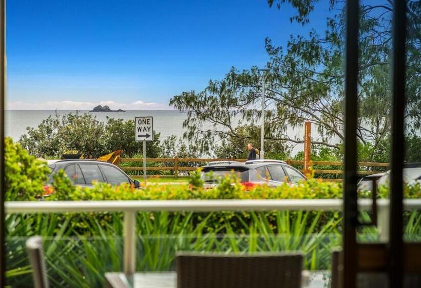 Bayview Beachfront Apartments, In Town Right On The Beach