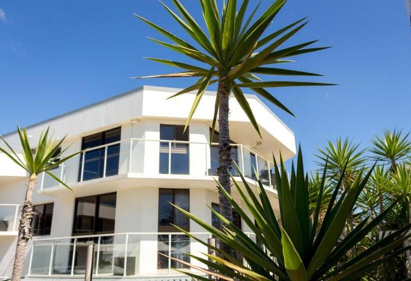 Bayview Beachfront Apartments, In Town Right On The Beach