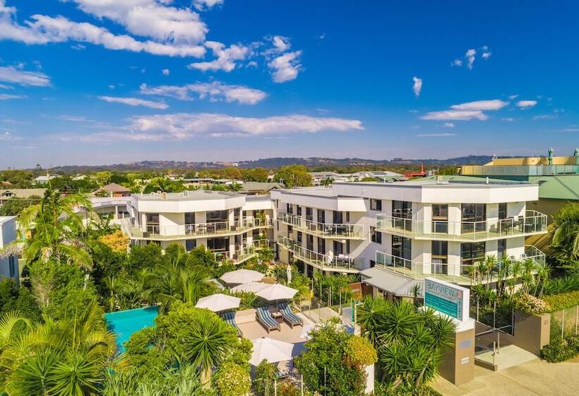 Bayview Beachfront Apartments, In Town Right On The Beach