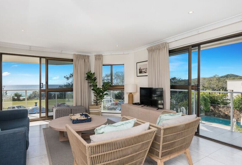 Bayview Beachfront Apartments, In Town Right On The Beach