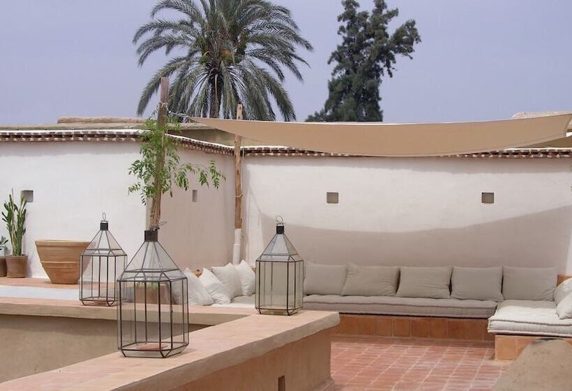 تختخواب و صبحانه Dar Zahia