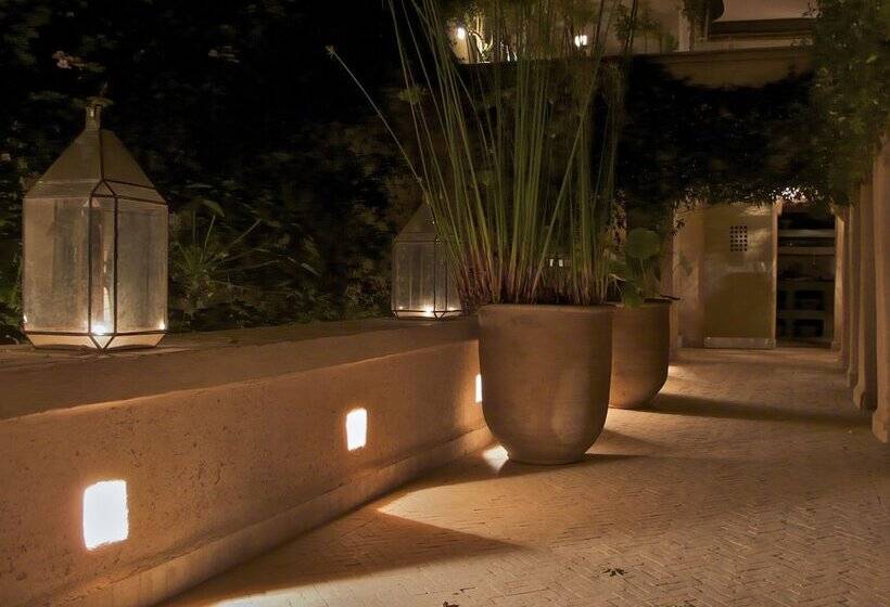 تختخواب و صبحانه Dar Zahia