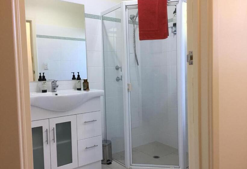 مبيت وإفطار Lyreen's Apartment