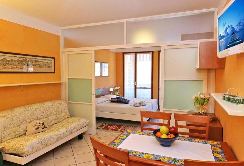 Blue Lake Residence   Bardolino