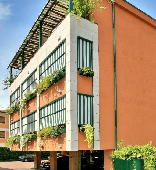 Blue Lake Residence   Bardolino