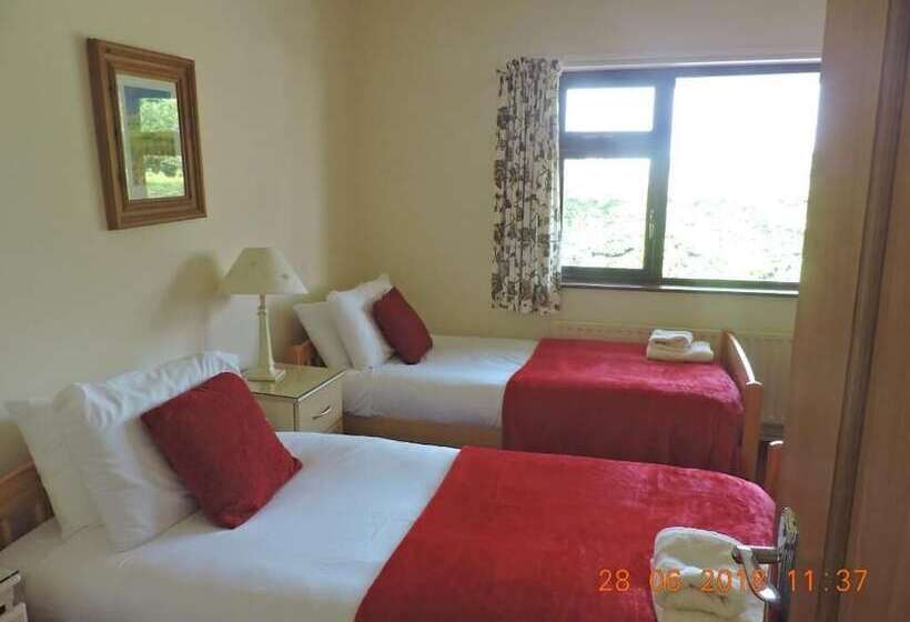 Broadlands Bed And Breakfast