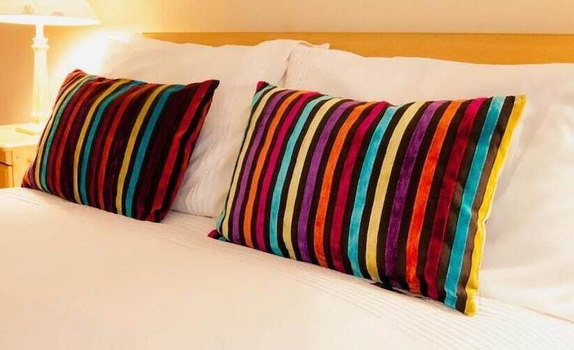 Broadlands Bed And Breakfast