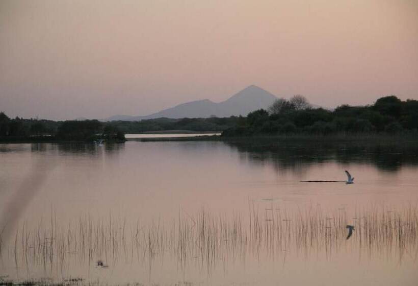 Broadlands Bed And Breakfast