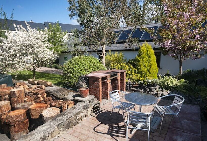 Cloverfox Connemara Hostel