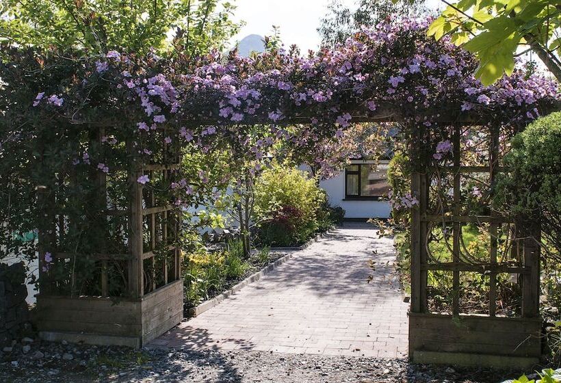 Cloverfox Connemara Hostel