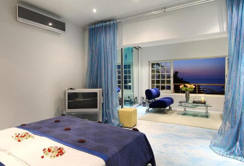 Days At Sea Beach Lodge