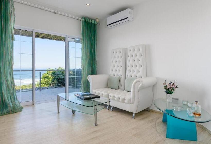 Days At Sea Beach Lodge