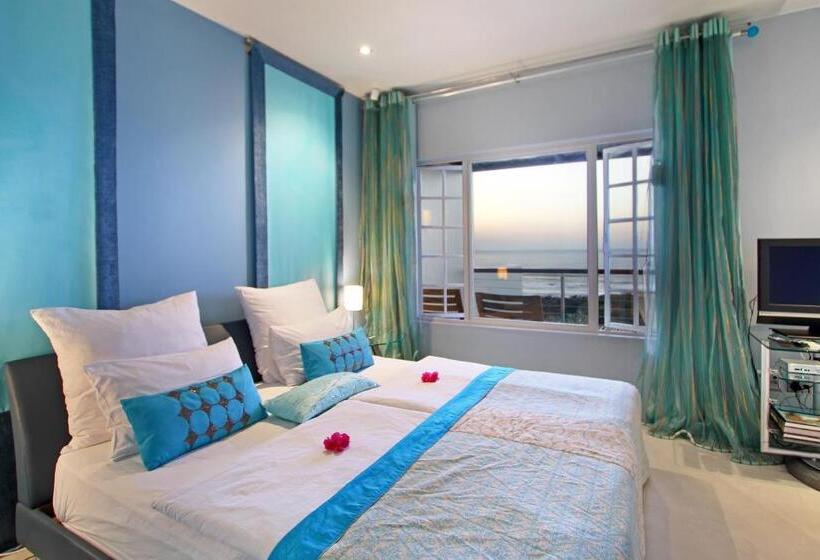 Days At Sea Beach Lodge