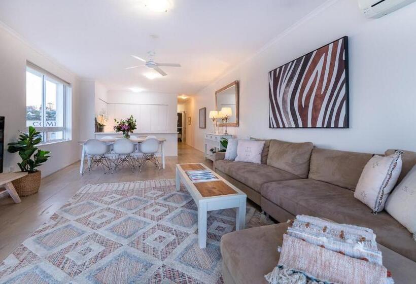 Goldsborough Place Apartments