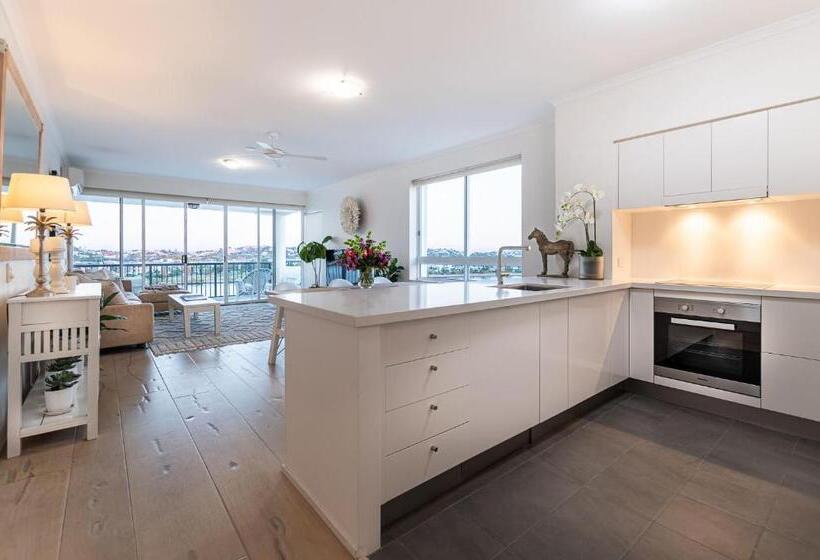 Goldsborough Place Apartments
