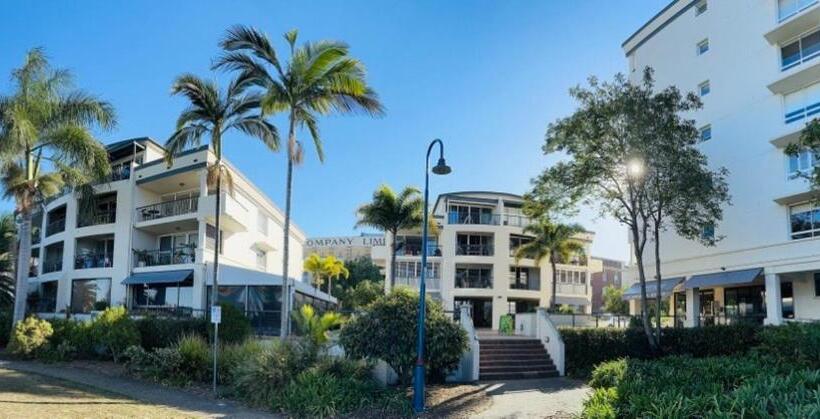 Goldsborough Place Apartments