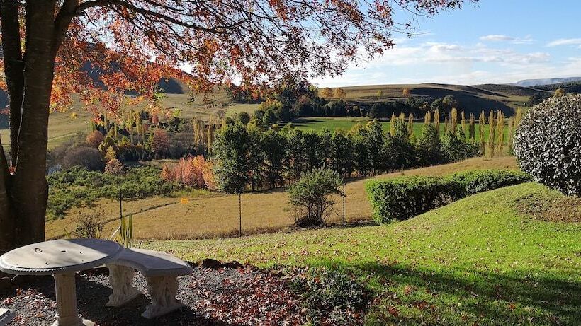 בית מלון כפרי Amazian Mountain River Lodge